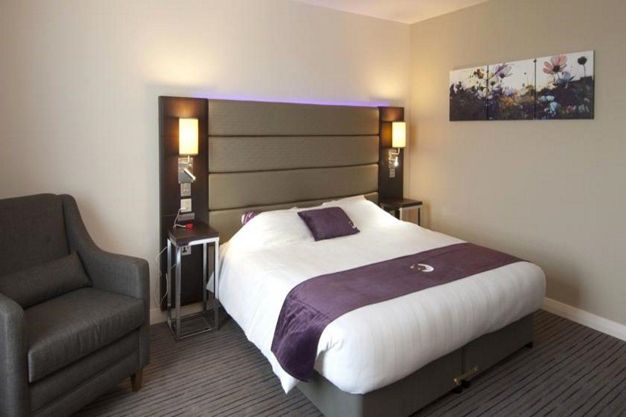 Premier Inn London Енфілд Екстер'єр фото