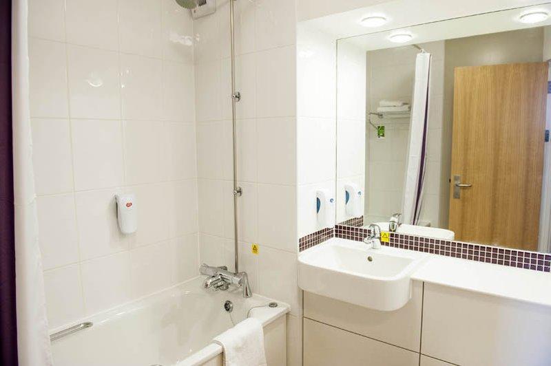 Premier Inn London Енфілд Екстер'єр фото